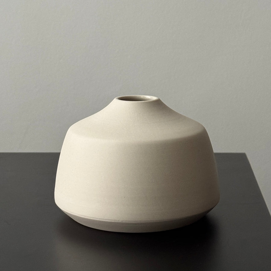 4" kaolin white vases