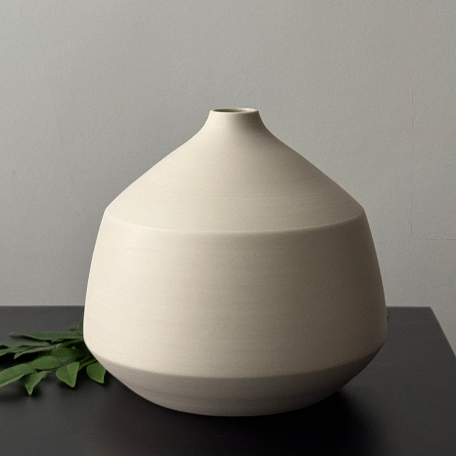 8-10" kaolin white vases
