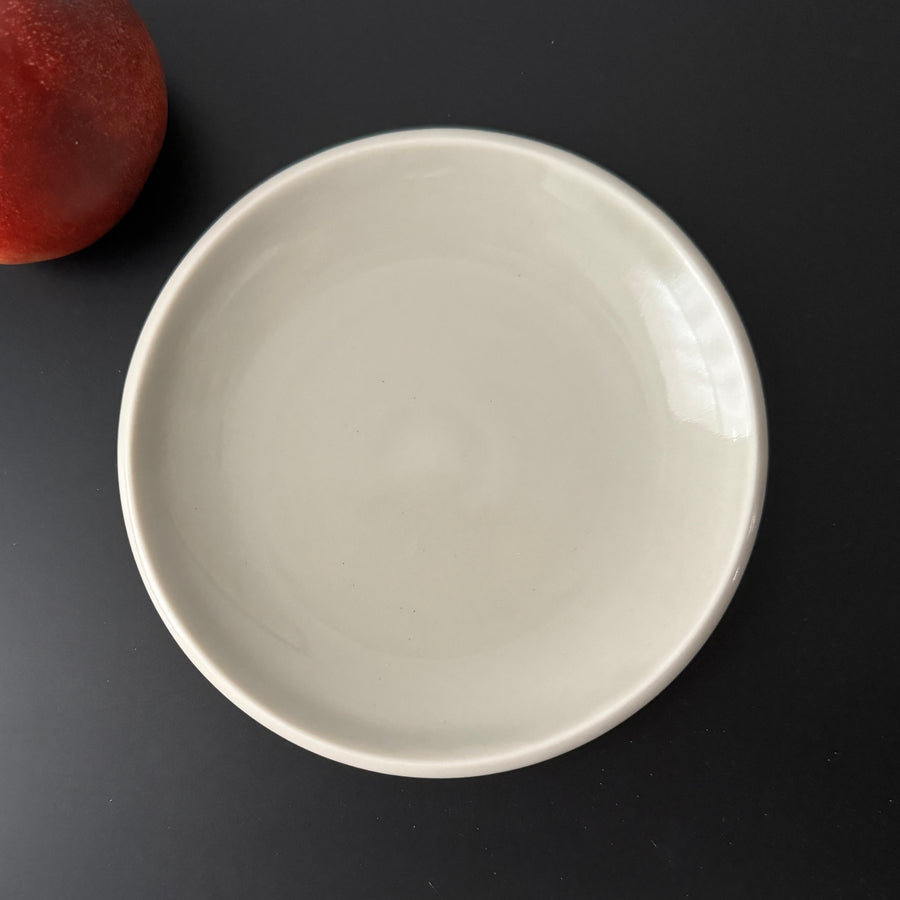 B07 BEVEL Bread plate