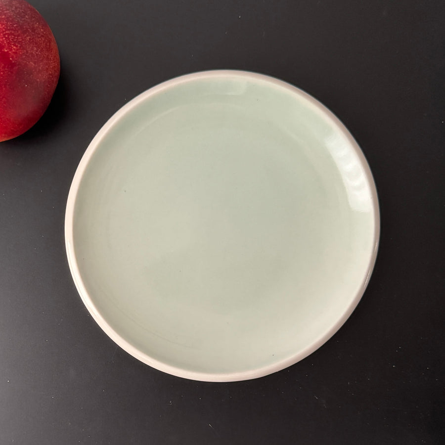 B07 BEVEL Bread plate
