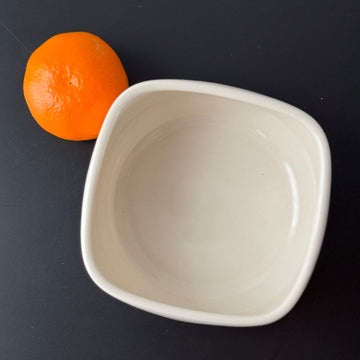 E07 EBI Medium square bowl